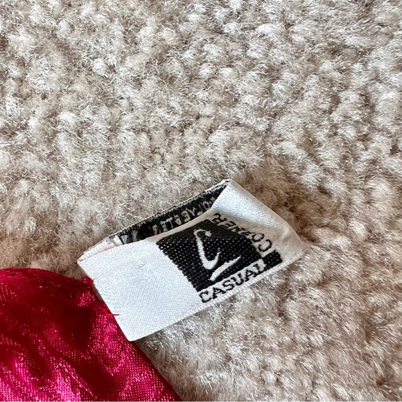 Vintage CASUAL CORNER Satiny Lion Victorian Print Rectangular Scarf - Picture 6 of 13